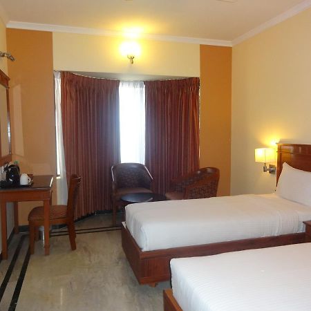 Hotel Grand Palace Chennai Exterior photo