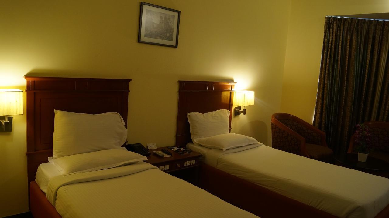 Hotel Grand Palace Chennai Exterior photo