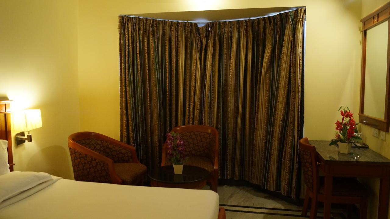 Hotel Grand Palace Chennai Exterior photo